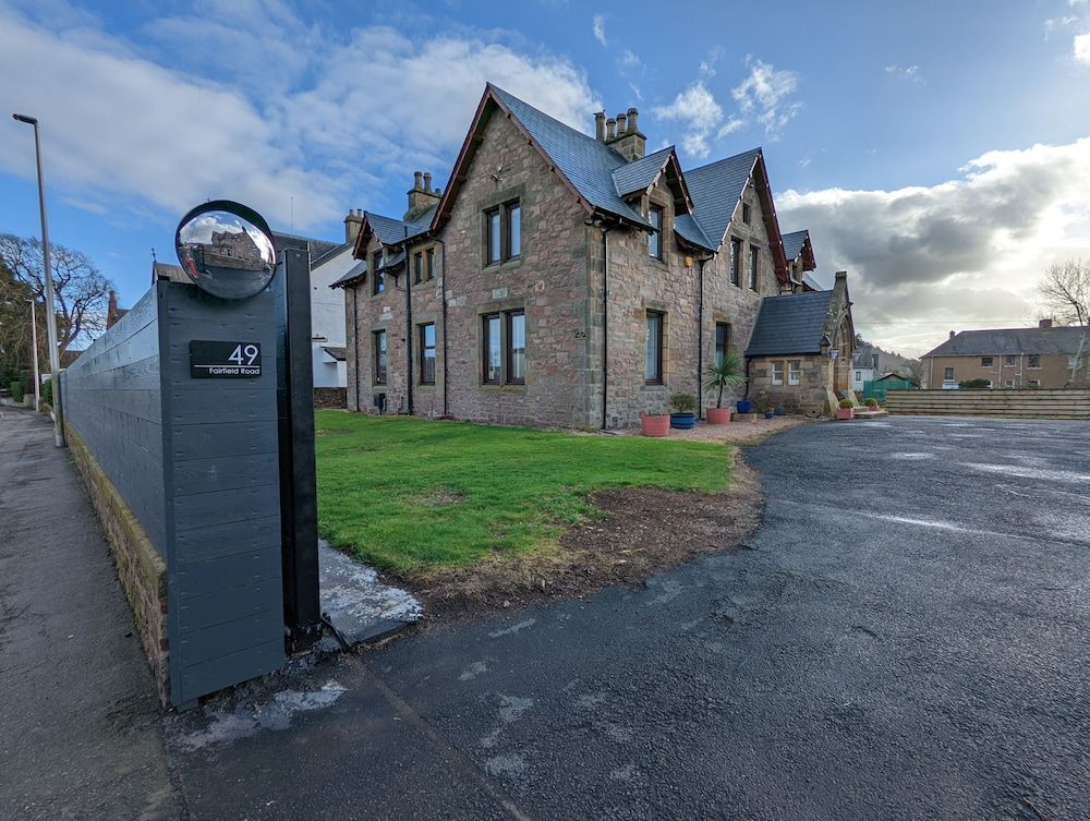 Cambeth Lodge