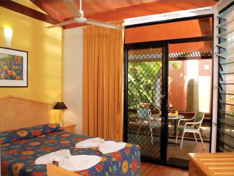 Palms City Resort