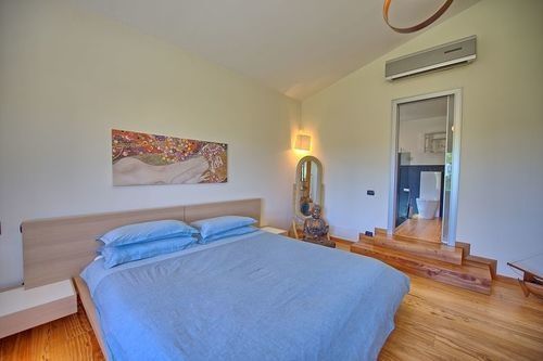 Saturnia 9