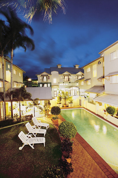 Cairns Queens Court