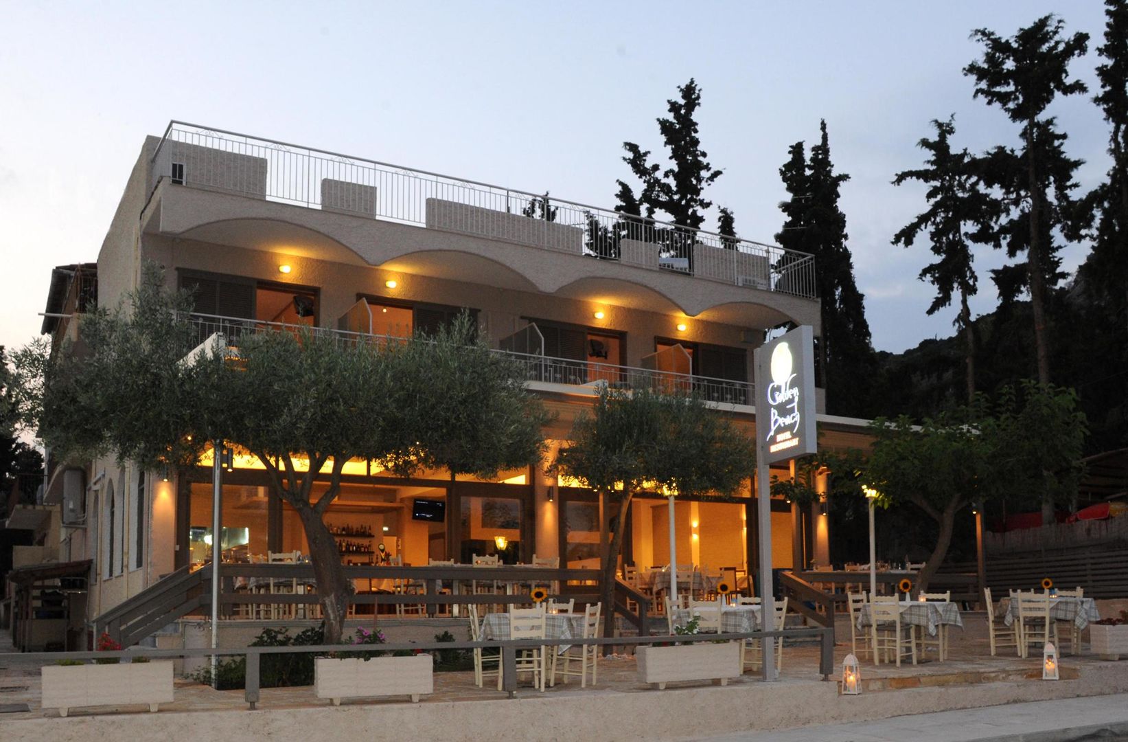 Golden Beach Tolo