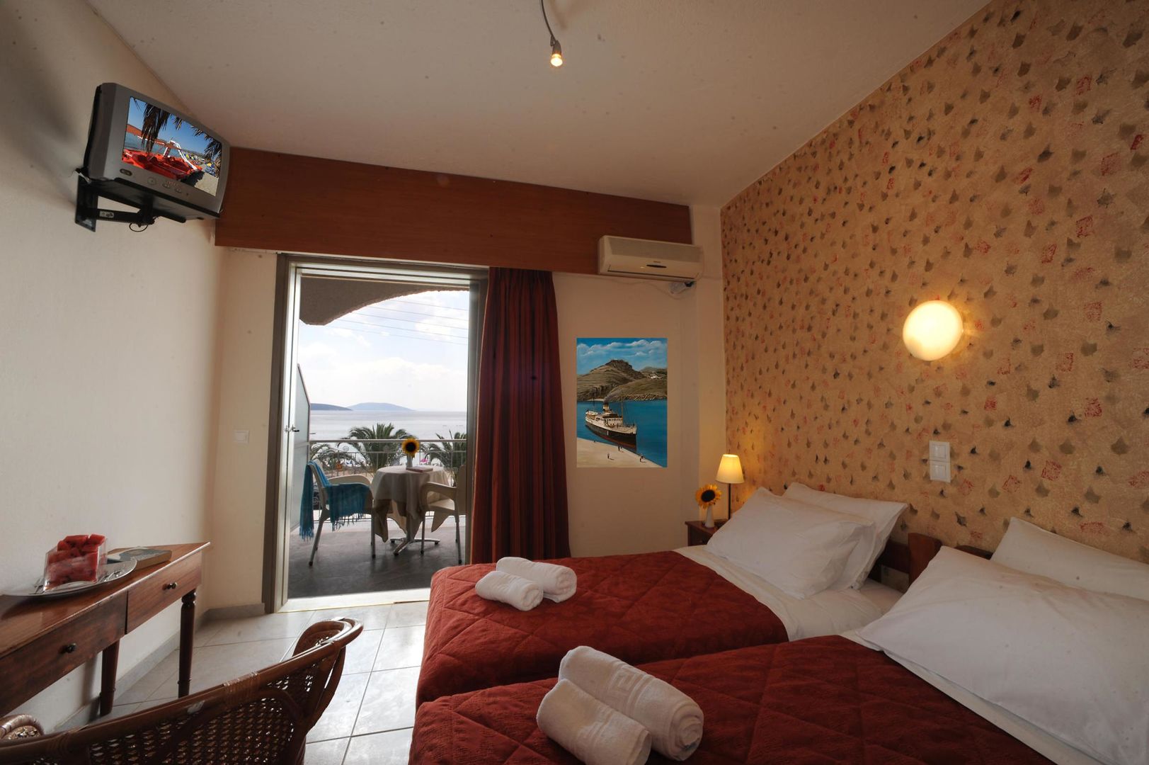 Golden Beach Tolo