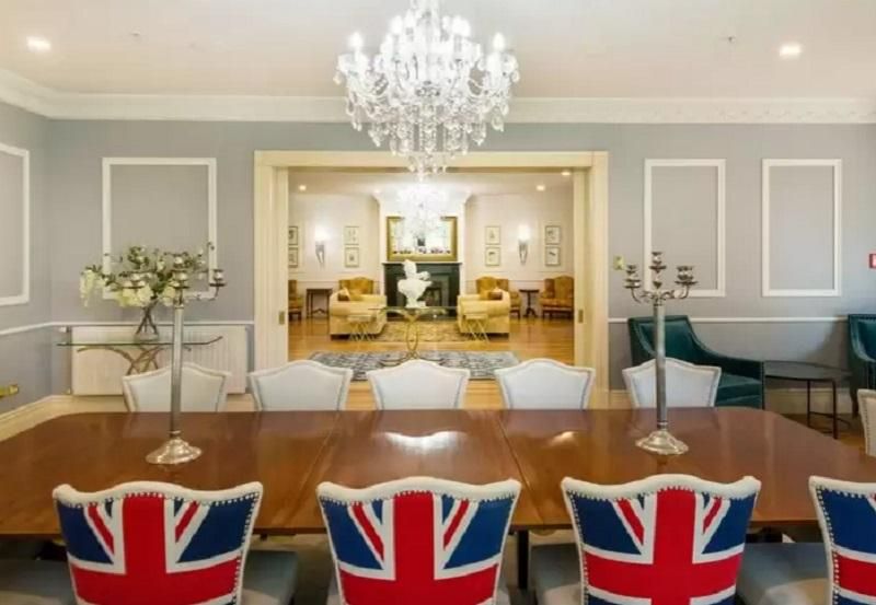 Henley Hotel