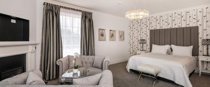 Henley Hotel