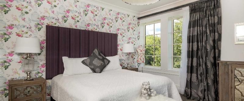 Henley Hotel