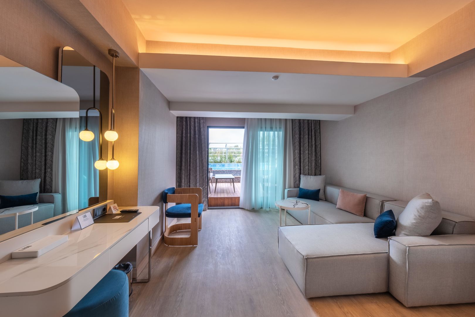 Lago Hotel
