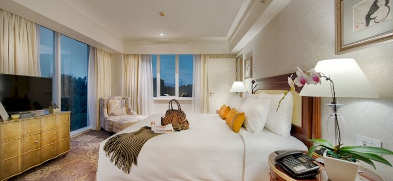 Apricot Hotel