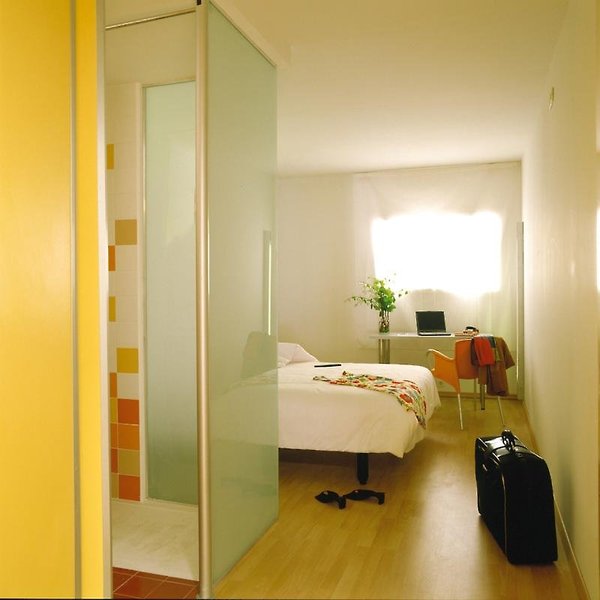 B&B HOTEL Girona 2