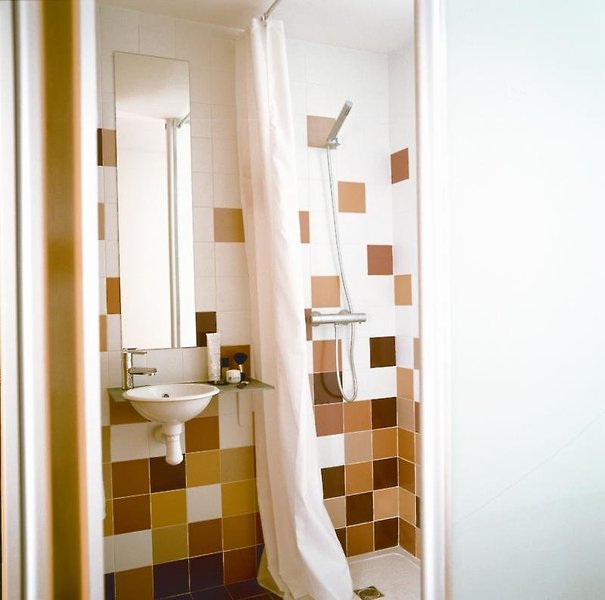 B&B HOTEL Girona 2