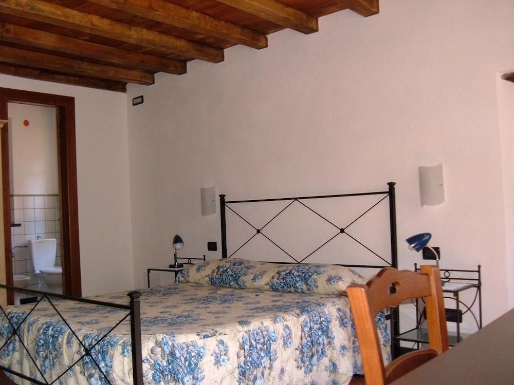 La Meridiana Affittacamere Bed and Breakfast