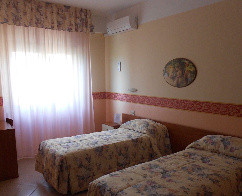 Hotel De La Ville