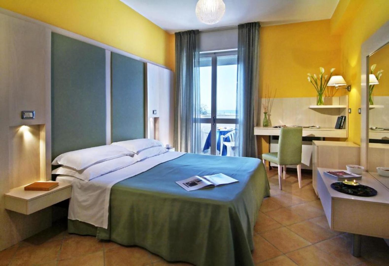 Color Alexandra Plaza Family Hotel