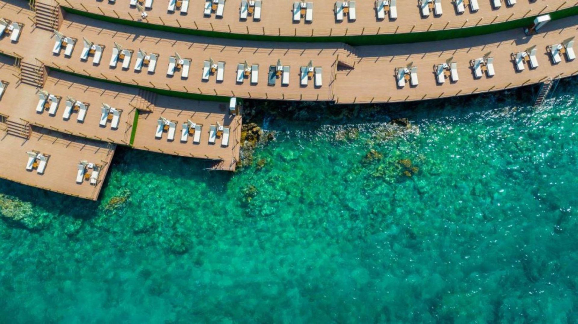Lures Hotel