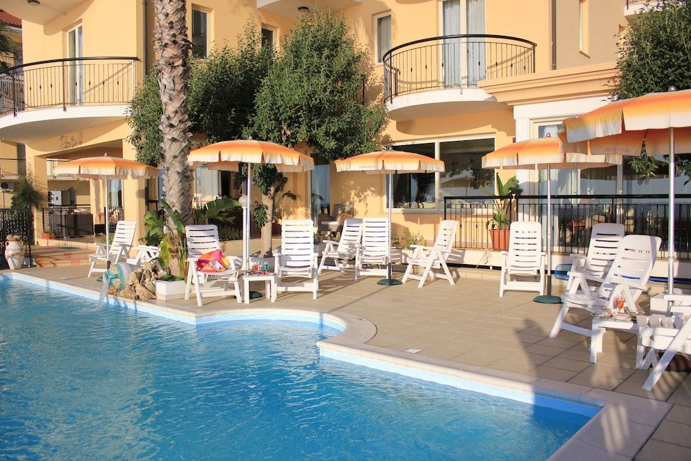 Lion's Hotel