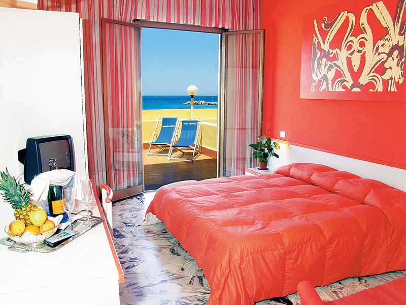 Palm Beach Hotel