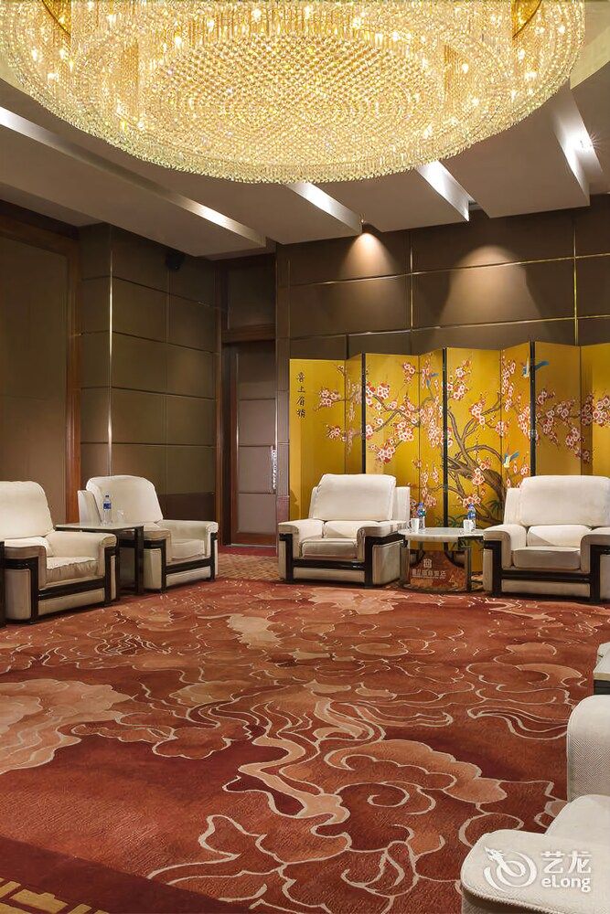 Qujiang International Hotel