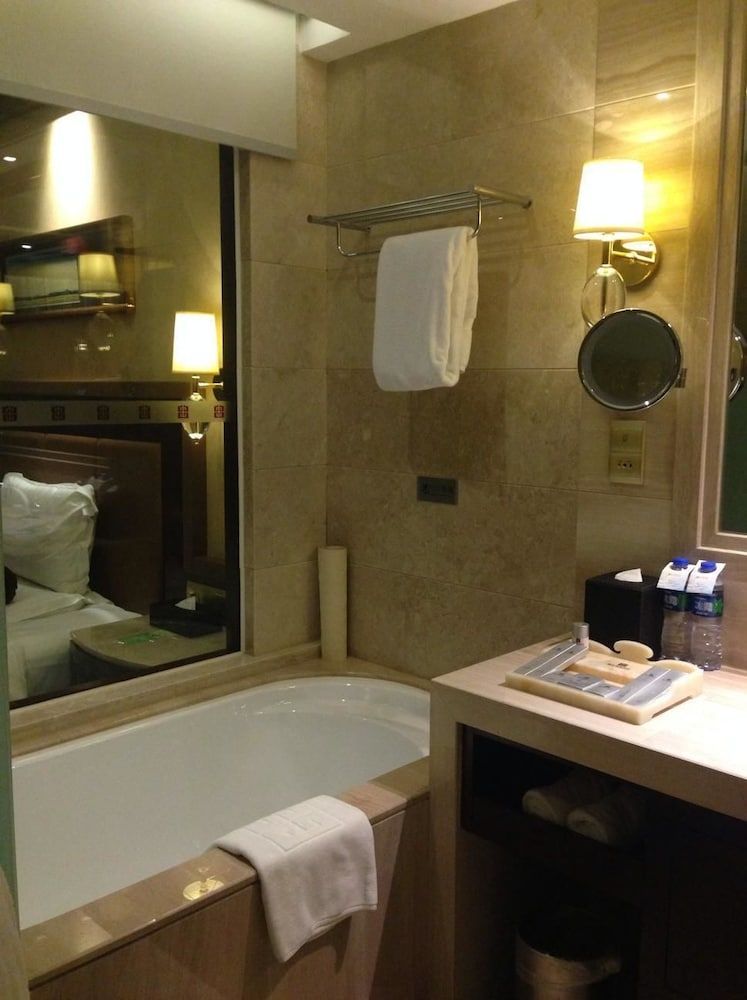 Qujiang International Hotel