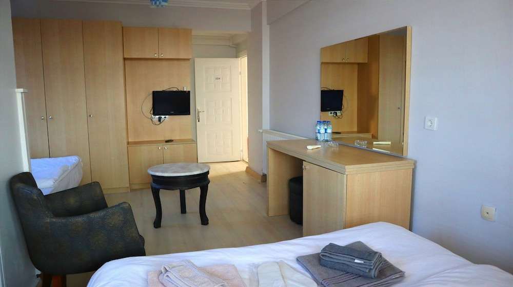 Klas Beach Hotel