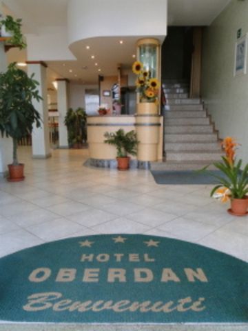 Ascot Oberdan
