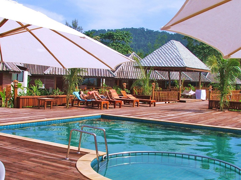 Nakara Long Beach Resort