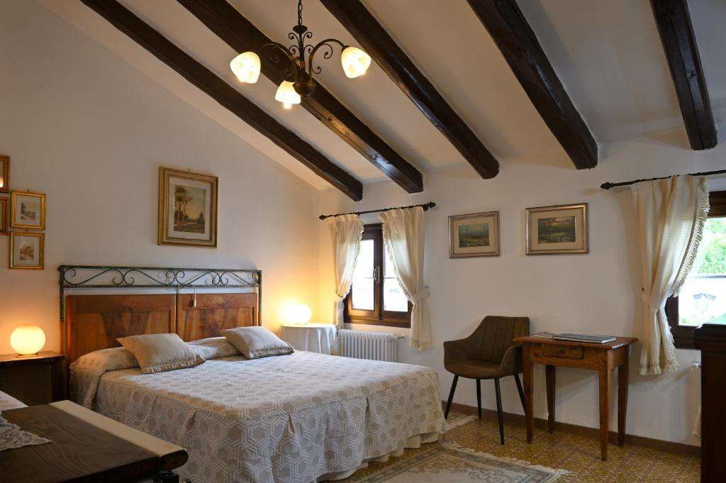 B&B Four Winds