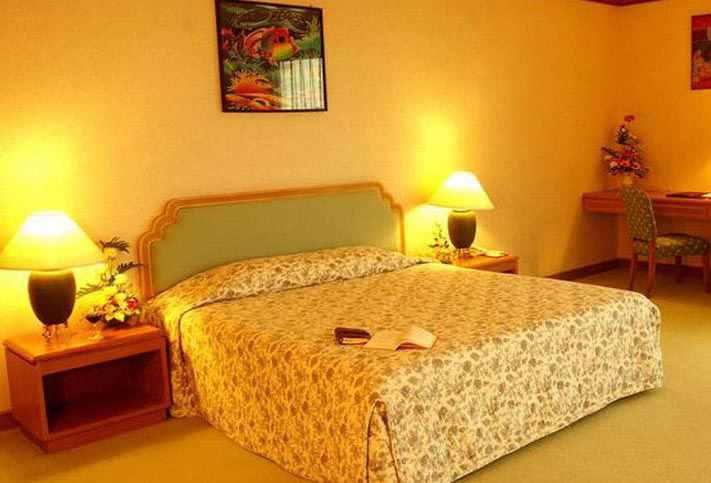 Thumrin Thana Hotel