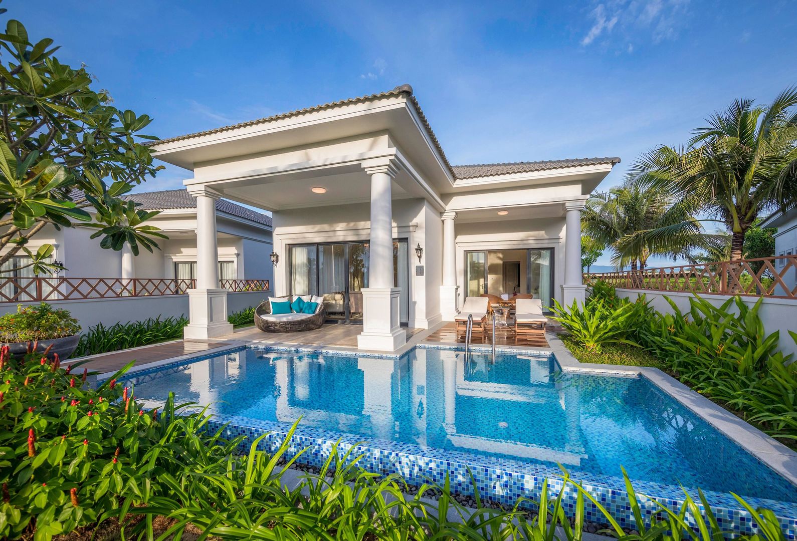 Meliá Vinpearl Cam Ranh Beach Resort