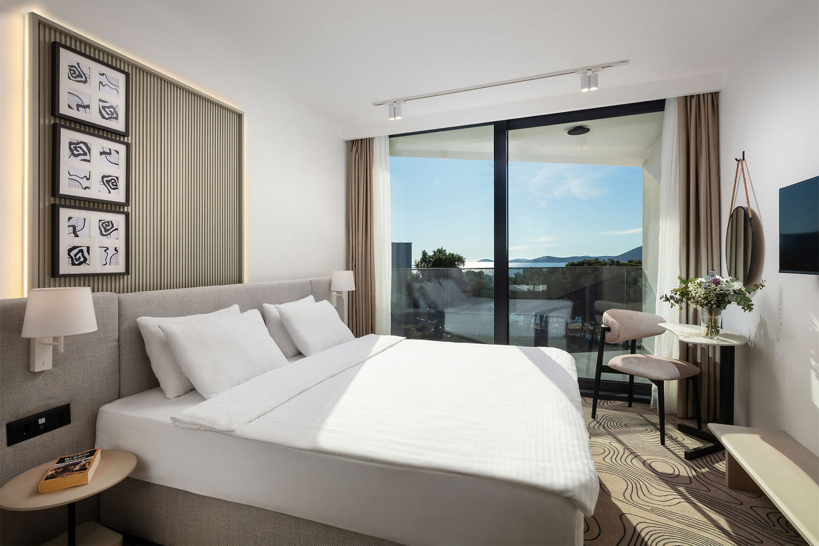 SeeSea Hotel