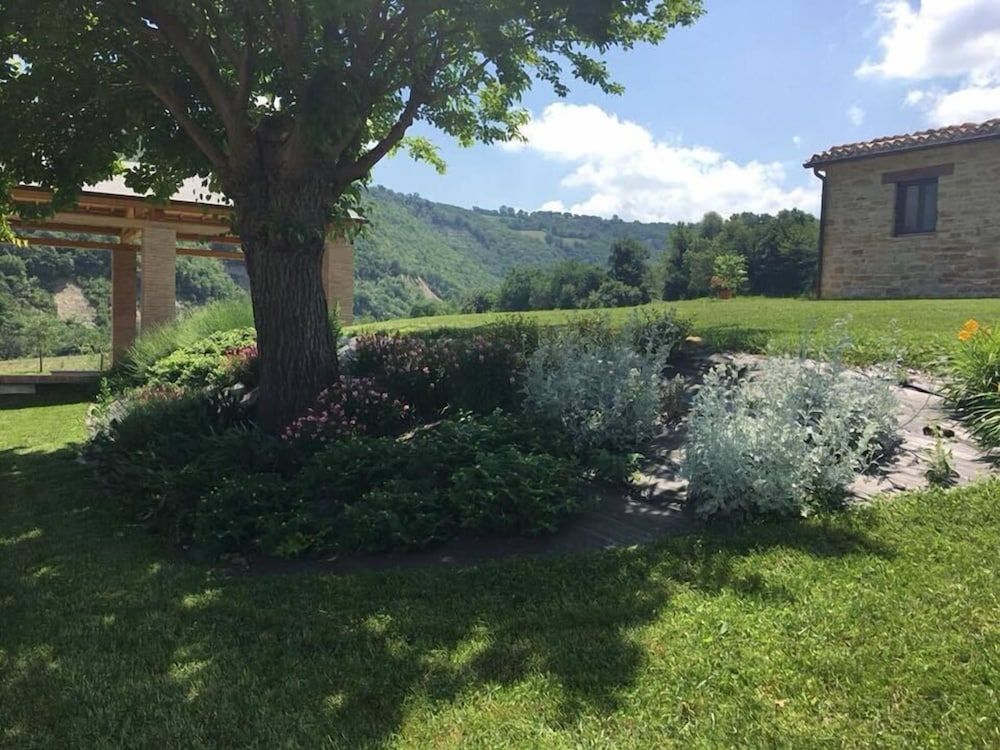 Amico Country House