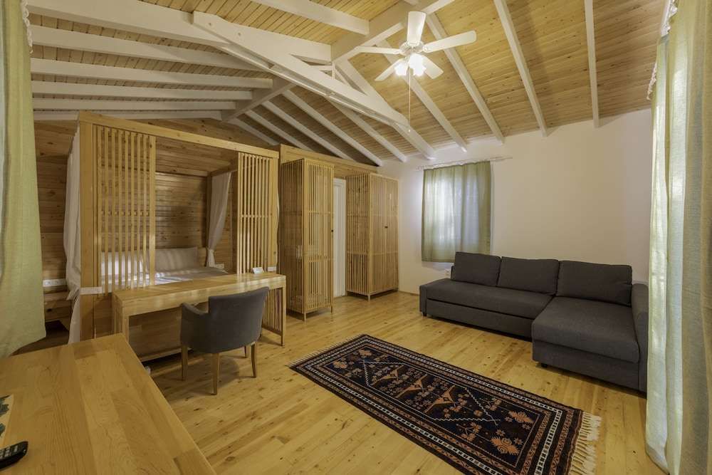 Apa Mountain Lodge