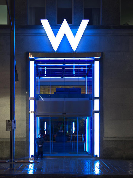 W Montréal