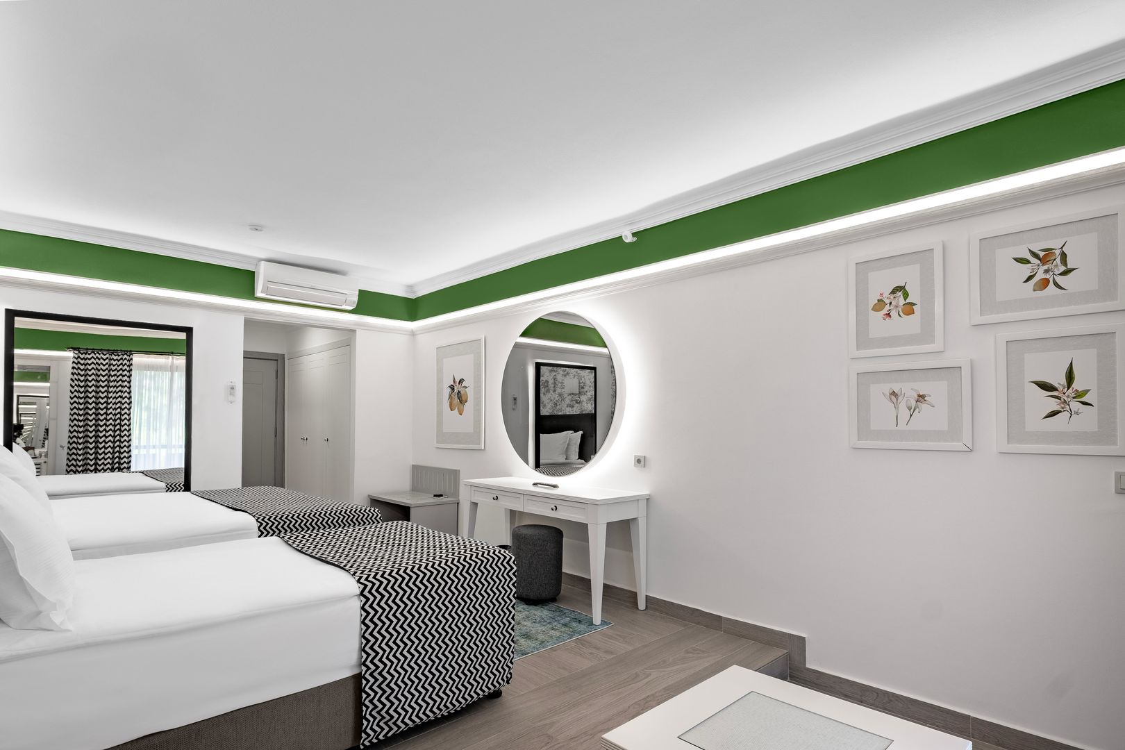 Utopia World Hotel
