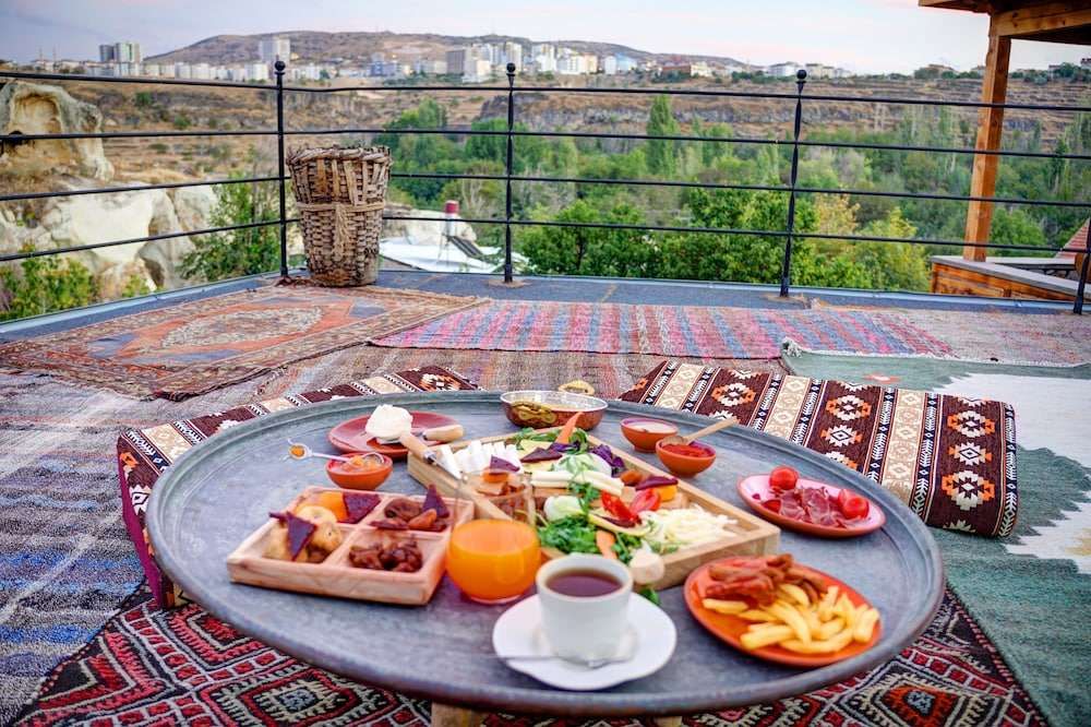 Nari Ask Cave Hotel
