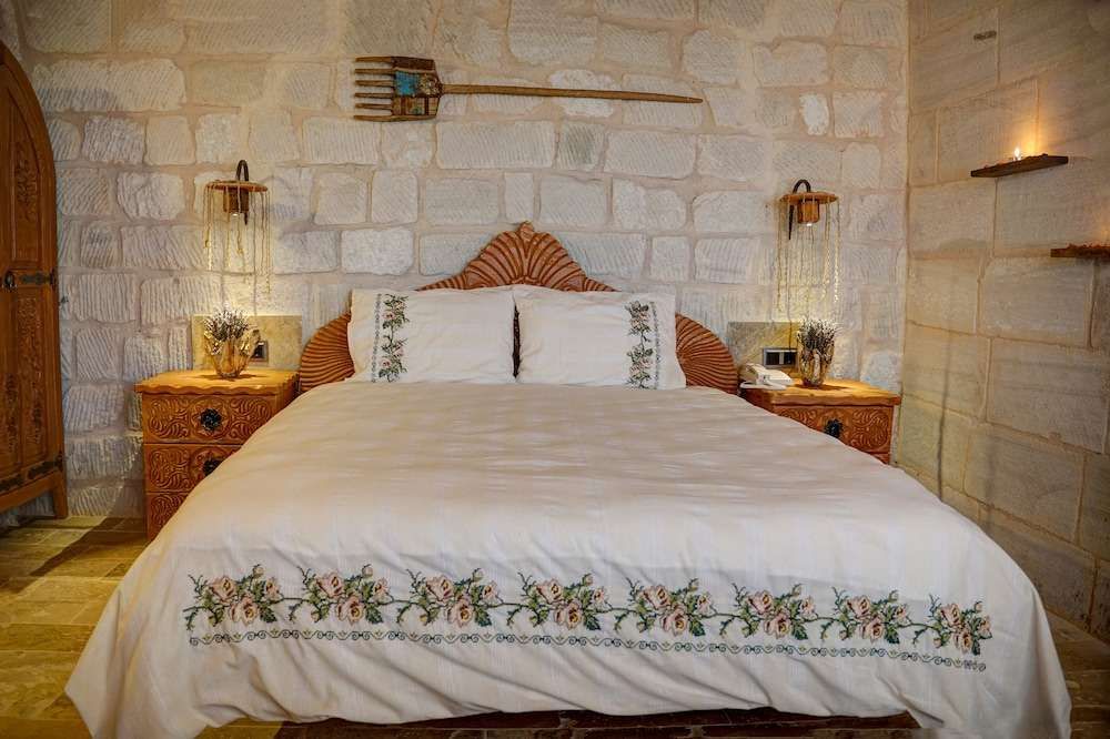 Nari Ask Cave Hotel