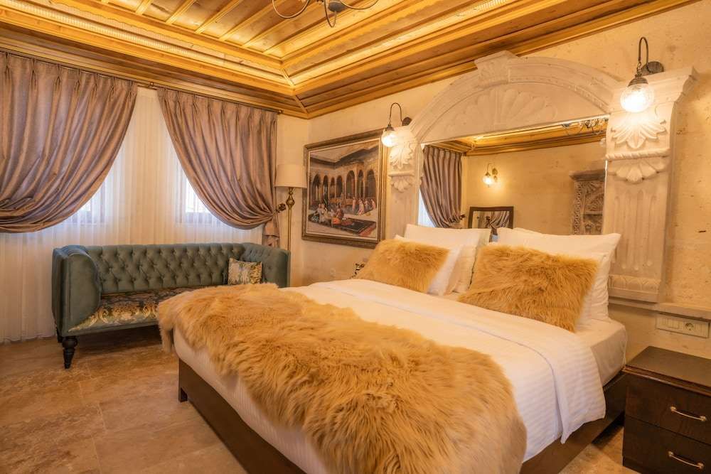 Pegasos Cave Suite