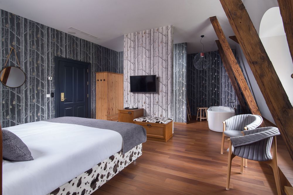 Quadrille Hotel & Spa