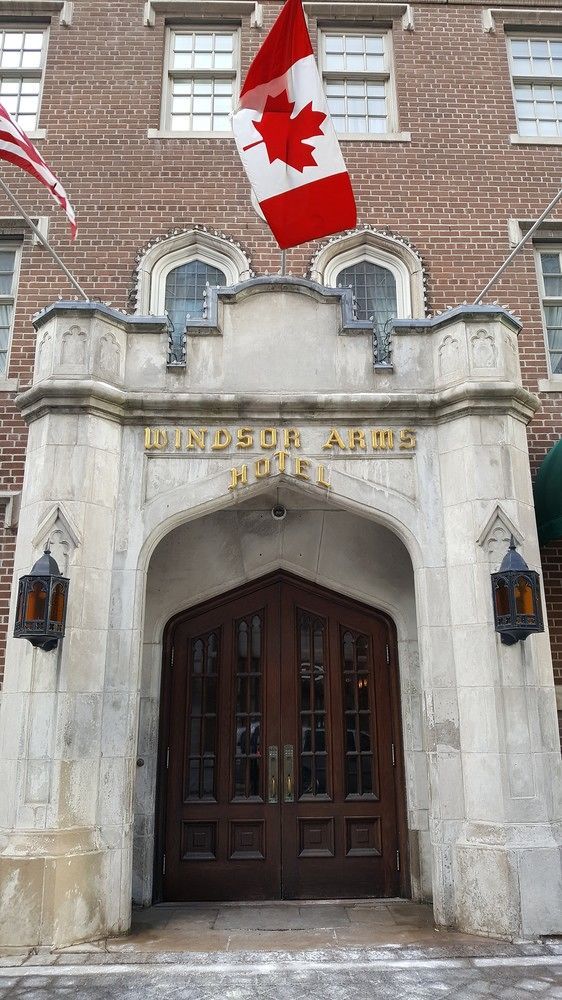 Windsor Arms