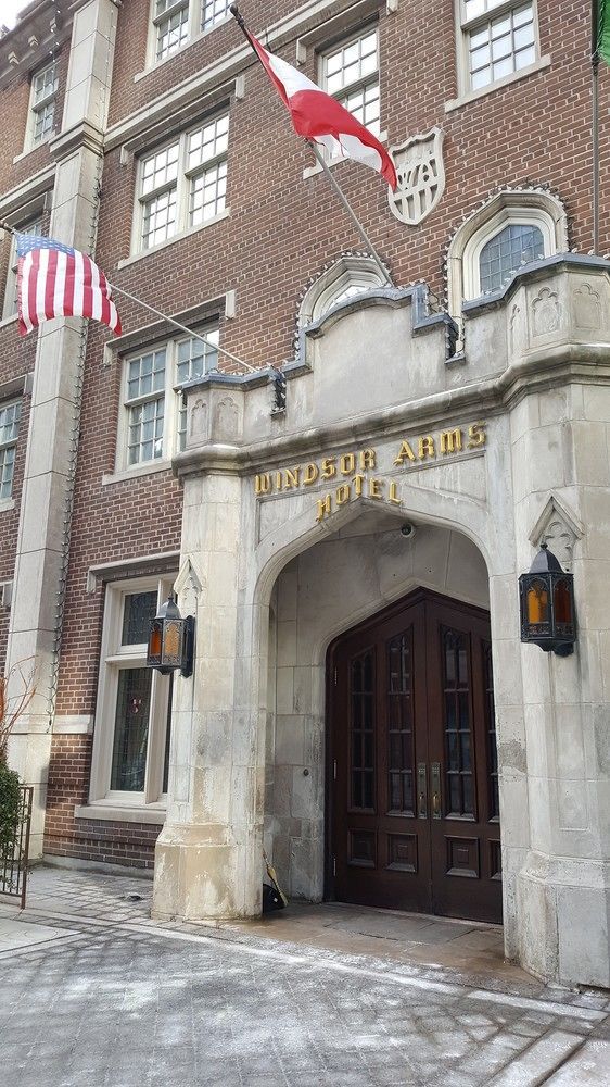 Windsor Arms