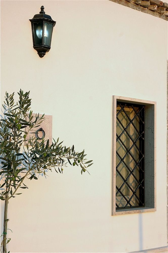 The Olive Inn