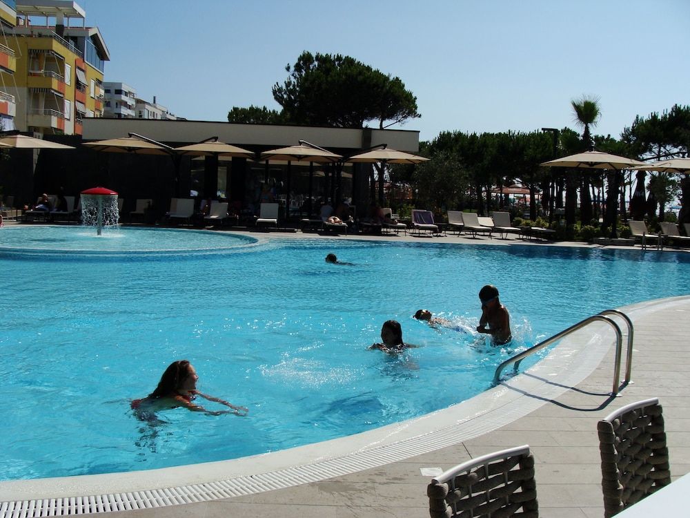 Supreme Hotel & Spa