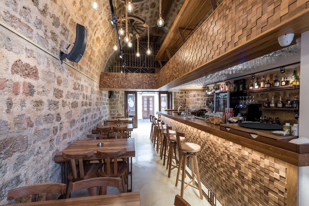 10Gr Boutique Hotel & Wine Bar