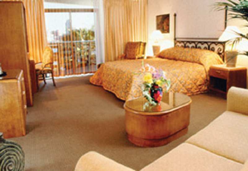 Hotel Maya - a DoubleTree by Hilton