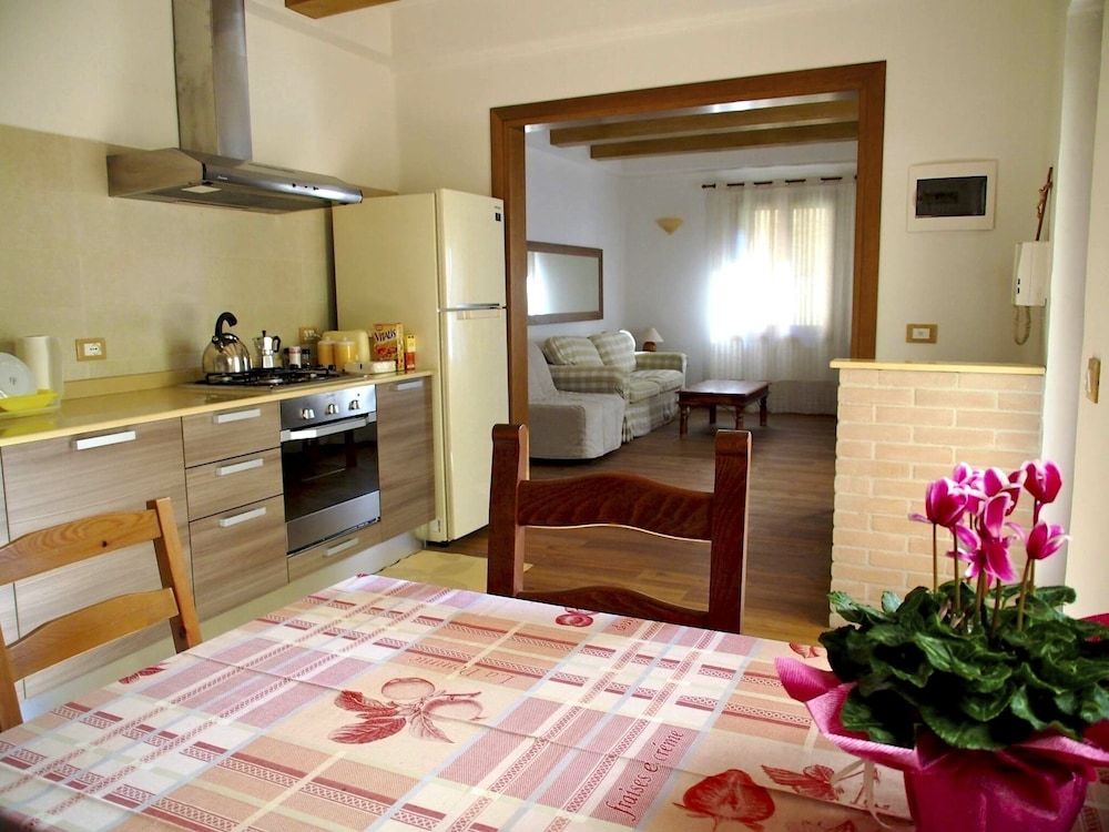 Bob & Jenny's Bed & Breakfast