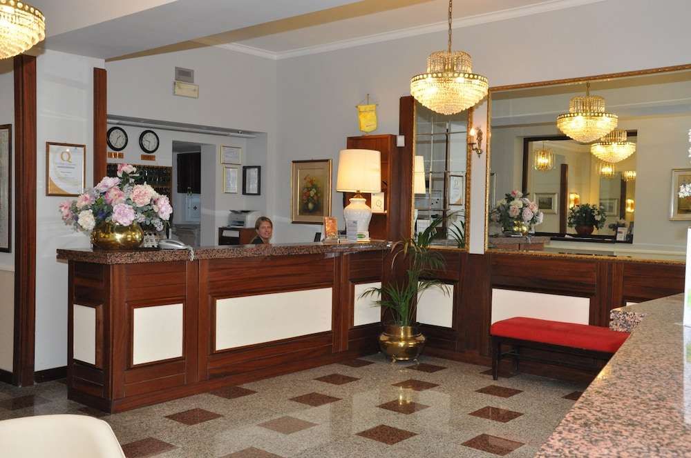 Cavour 30TRE - Hotel Moderno