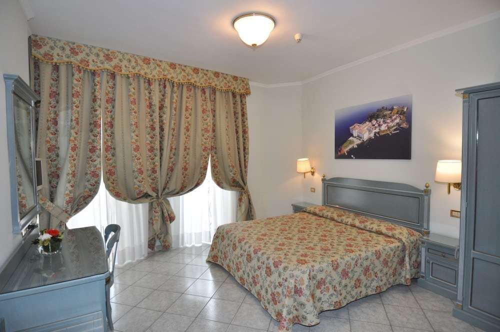 Cavour 30TRE - Hotel Moderno