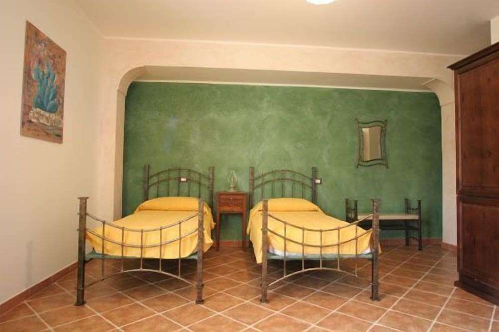 Sikania Suite