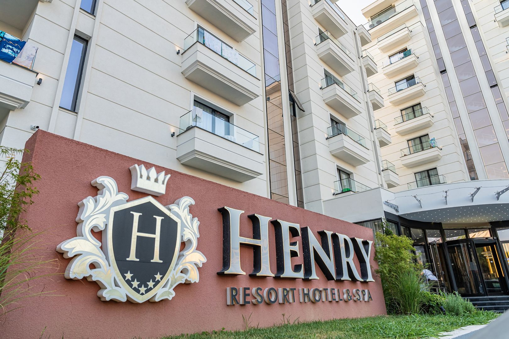 Henry Resort & Spa