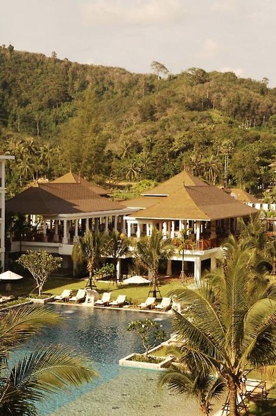 Naithonburi Beach Resort