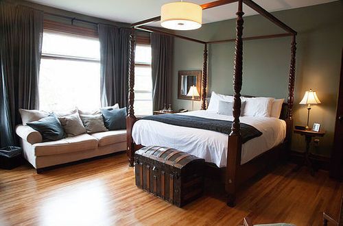 The Hillhurst Inn