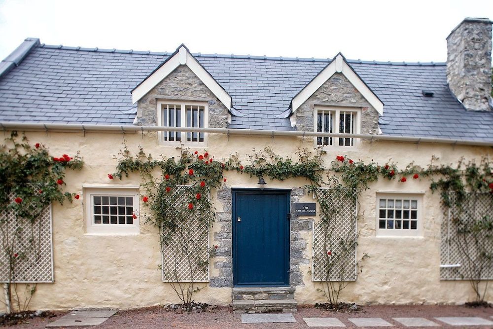 Gileston Manor
